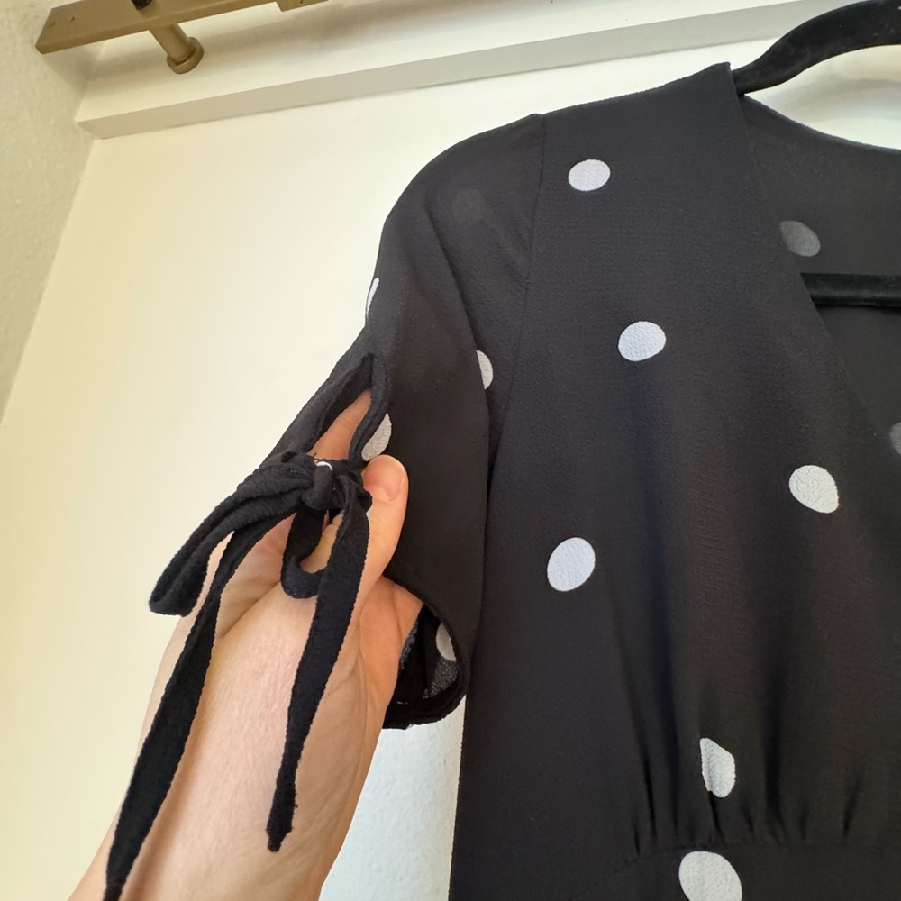 Vince Camuto Polka Dot Button-Front Midi Dress- 6 Petite - Picture 5 of 10